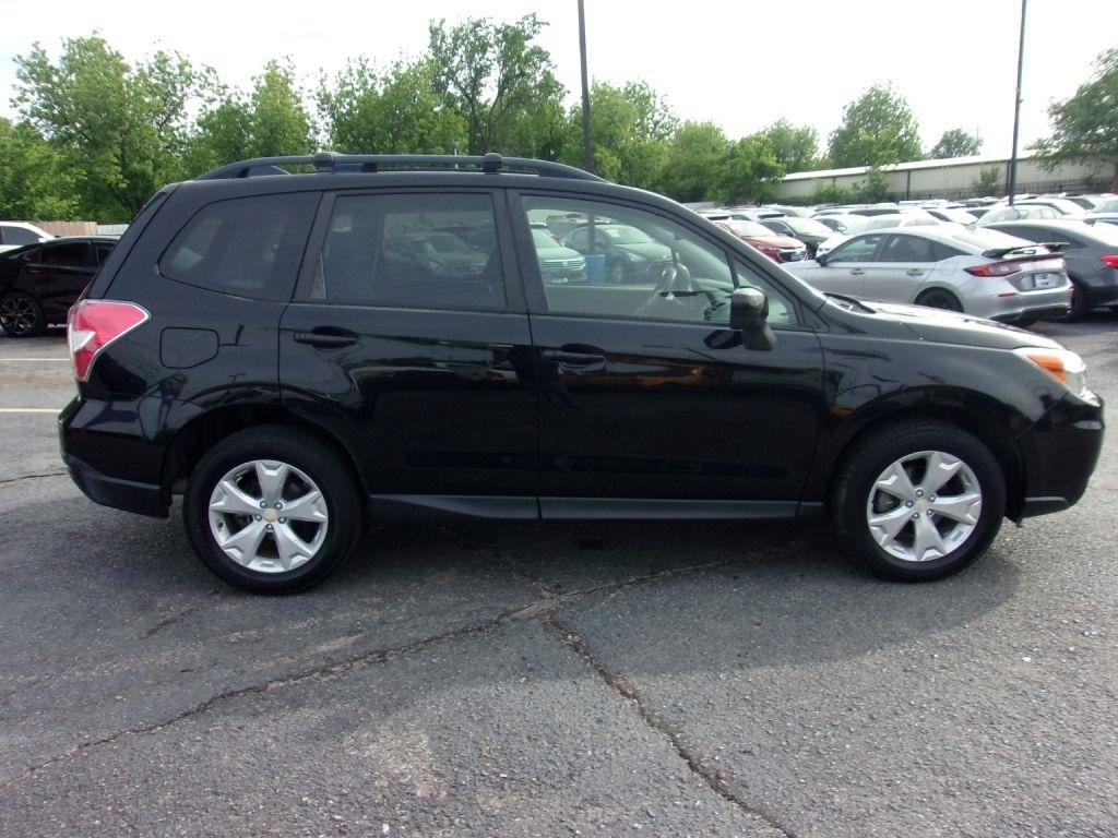 Subaru Forester 2.5i Premium PZEV CVT 2016