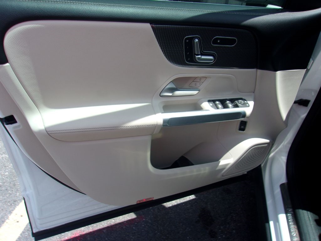 Mercedes-Benz GLB-Class GLB 250 2021
