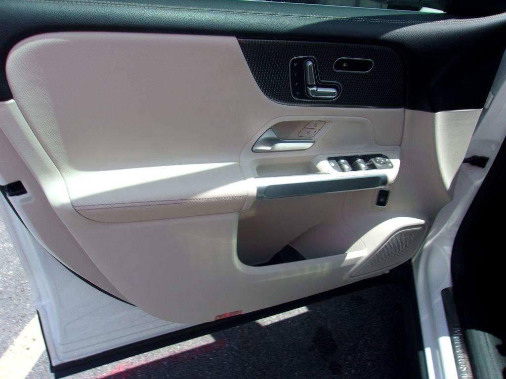 Mercedes-Benz GLB-Class GLB 250 2021