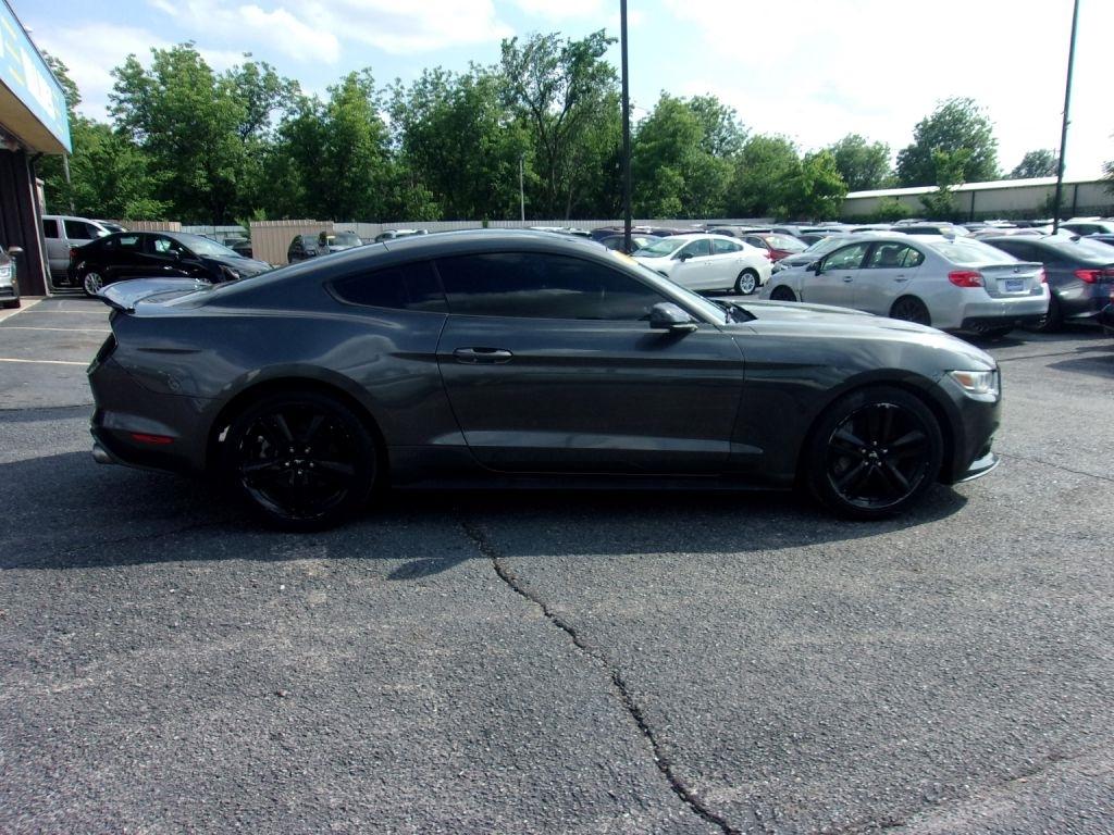 Ford Mustang EcoBoost Coupe 2017