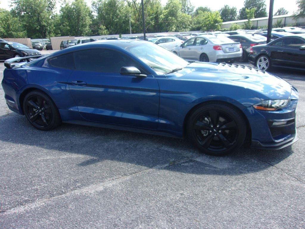 Ford Mustang EcoBoost Coupe 2022
