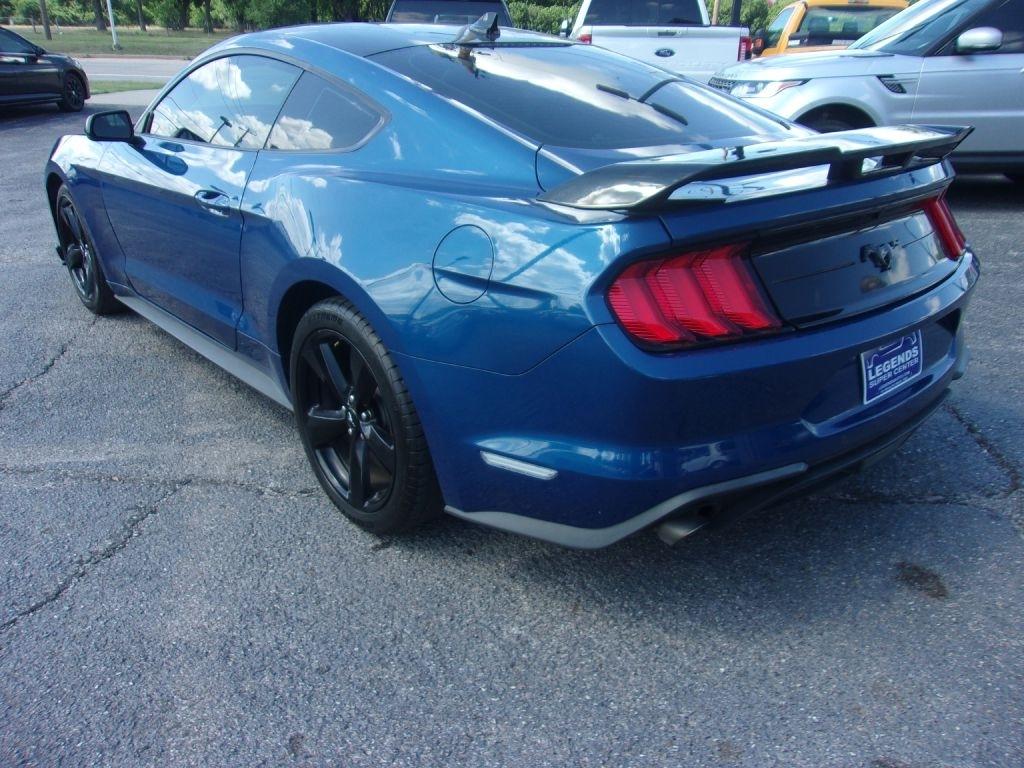 Ford Mustang EcoBoost Coupe 2022