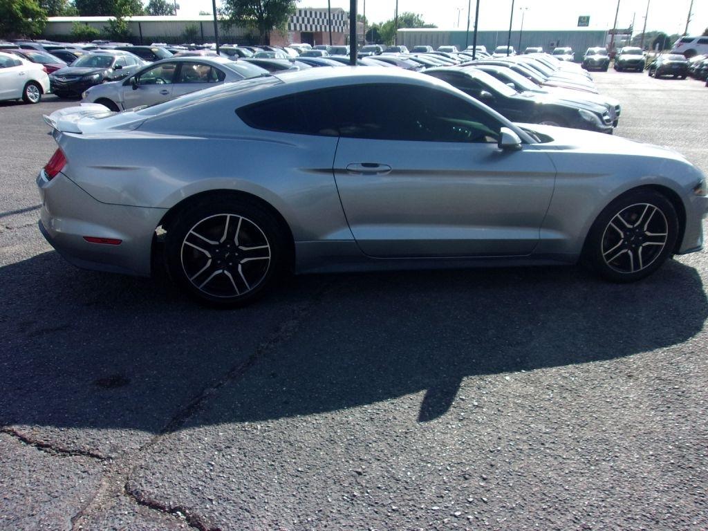 Ford Mustang EcoBoost Coupe 2020