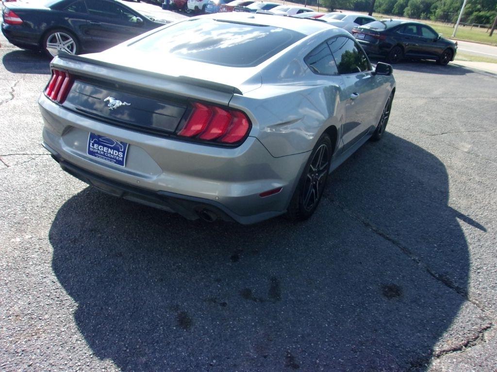 Ford Mustang EcoBoost Coupe 2020