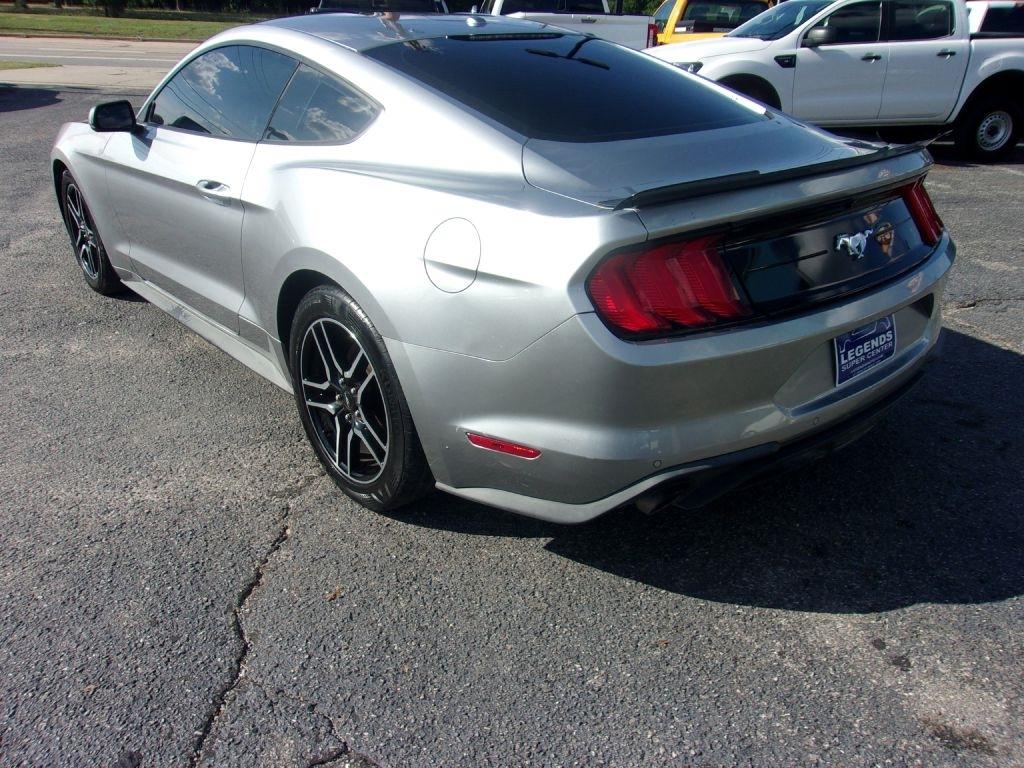 Ford Mustang EcoBoost Coupe 2020