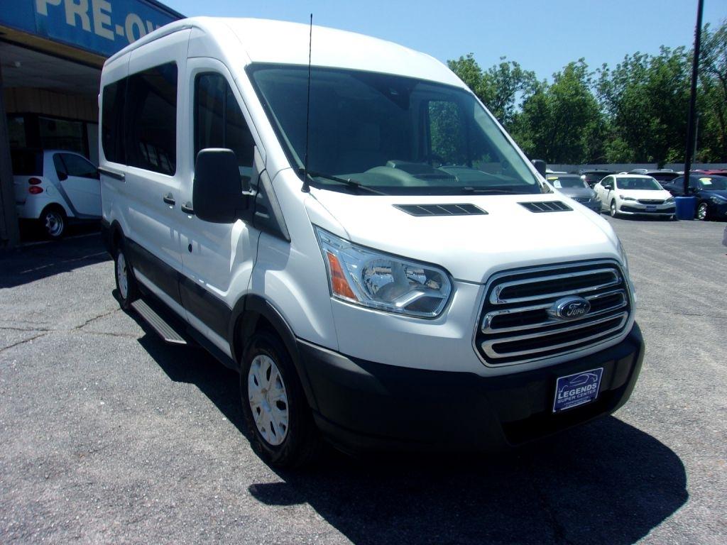 Ford Transit 150 Wagon Med. Roof XL w/Sliding Pass. 130-in. WB 2019