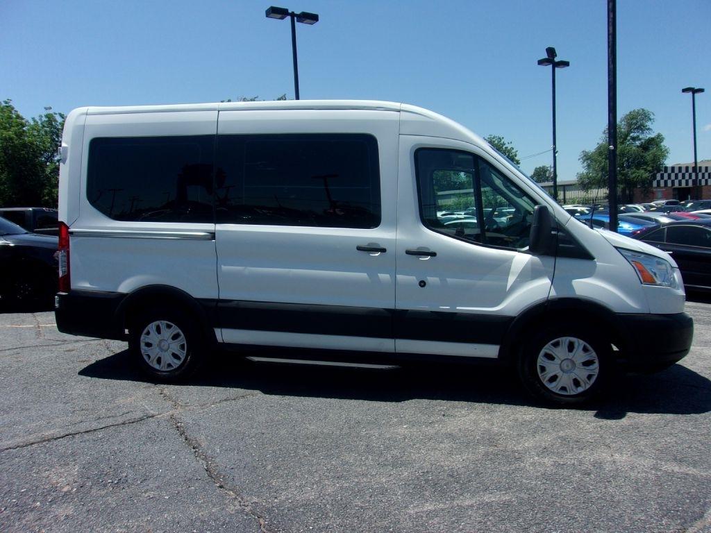 Ford Transit 150 Wagon Med. Roof XL w/Sliding Pass. 130-in. WB 2019