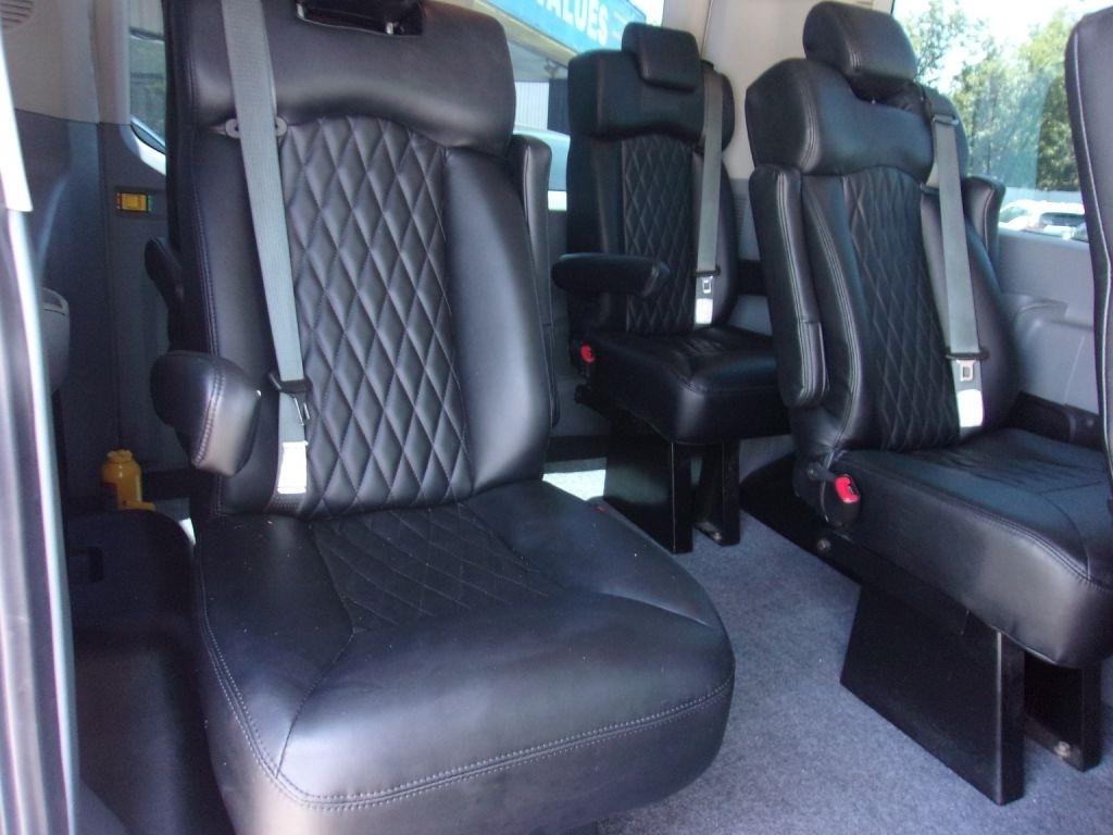 Ford Transit 150 Wagon Med. Roof XL w/Sliding Pass. 130-in. WB 2019