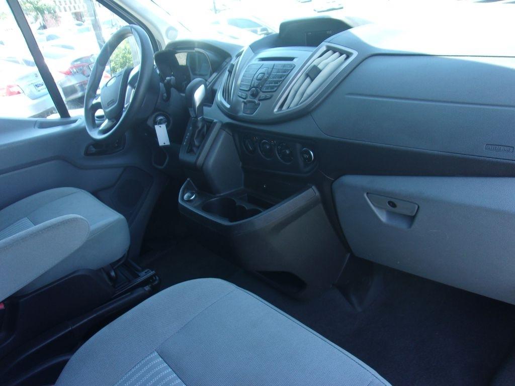 Ford Transit 150 Wagon Med. Roof XL w/Sliding Pass. 130-in. WB 2019