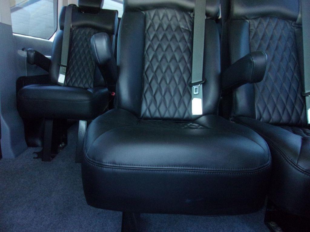 Ford Transit 150 Wagon Med. Roof XL w/Sliding Pass. 130-in. WB 2019