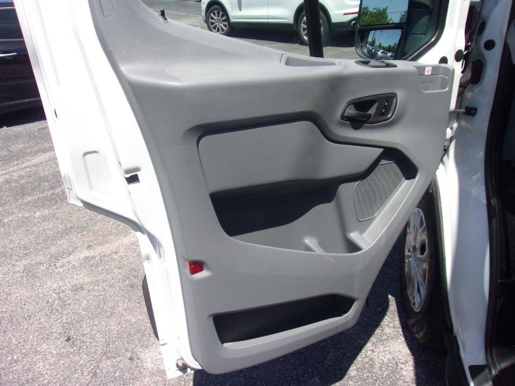 Ford Transit 150 Wagon Med. Roof XL w/Sliding Pass. 130-in. WB 2019