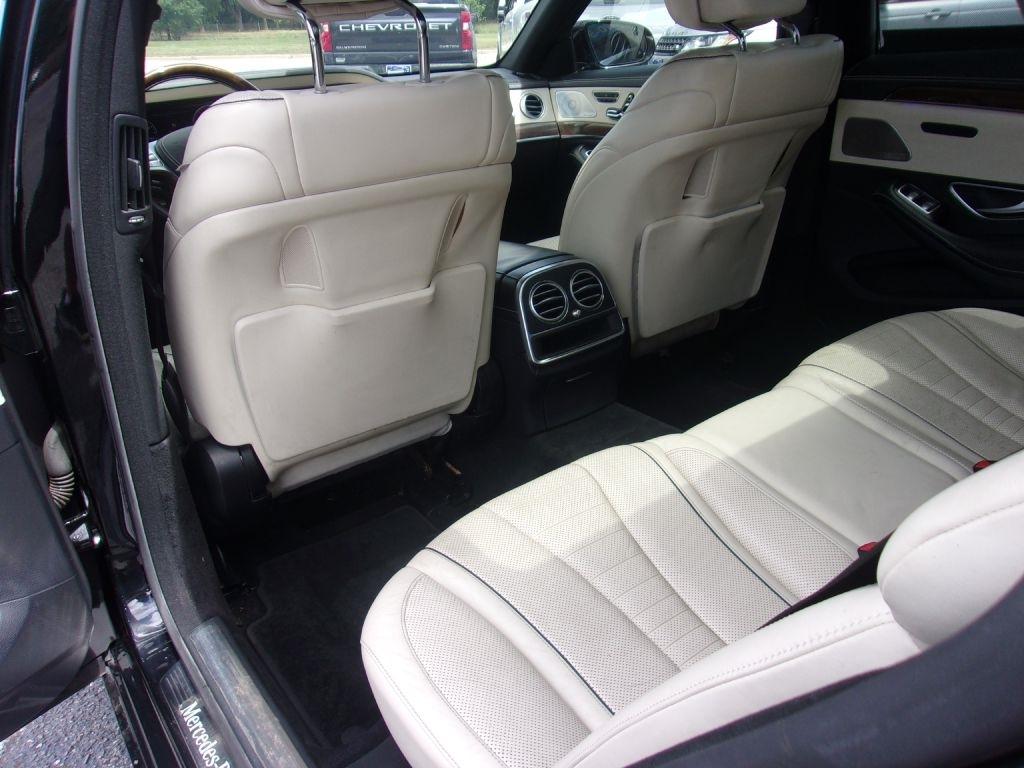Mercedes-Benz S-Class S550 2015
