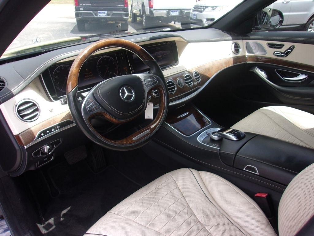 Mercedes-Benz S-Class S550 2015
