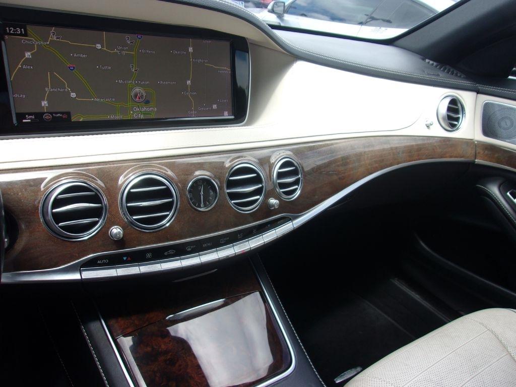 Mercedes-Benz S-Class S550 2015