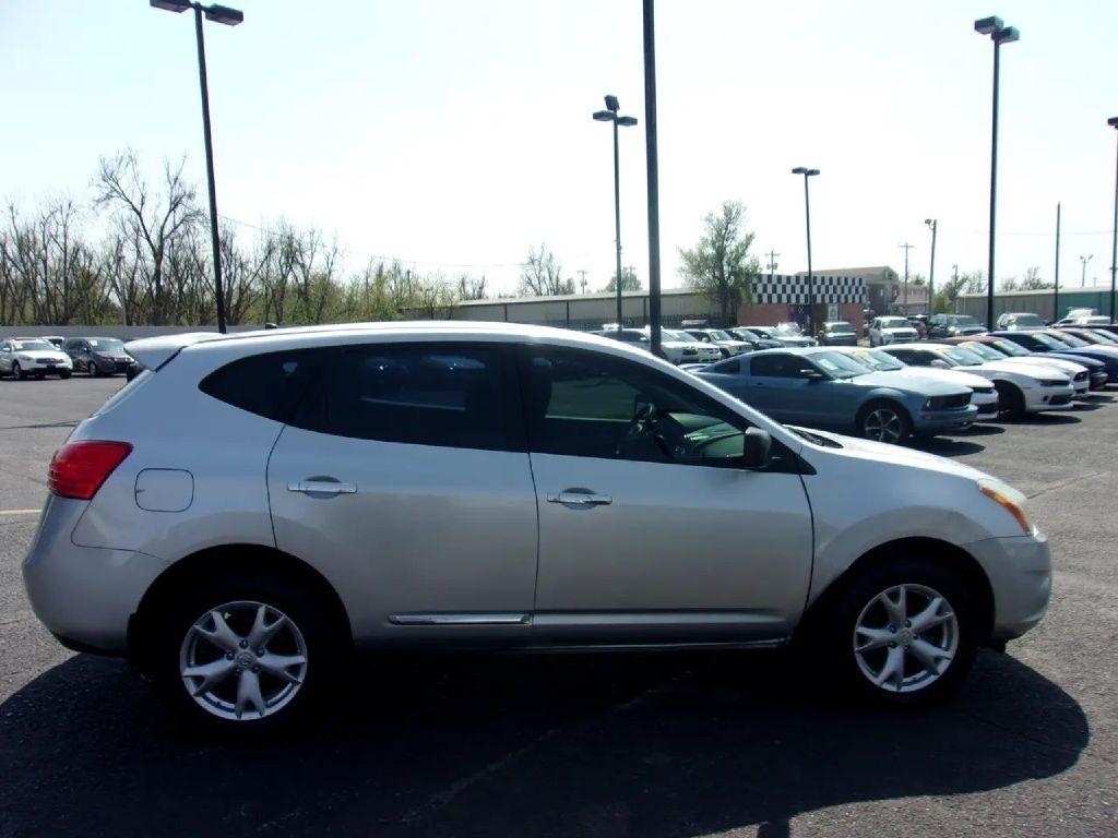Nissan Rogue S 2WD 2011