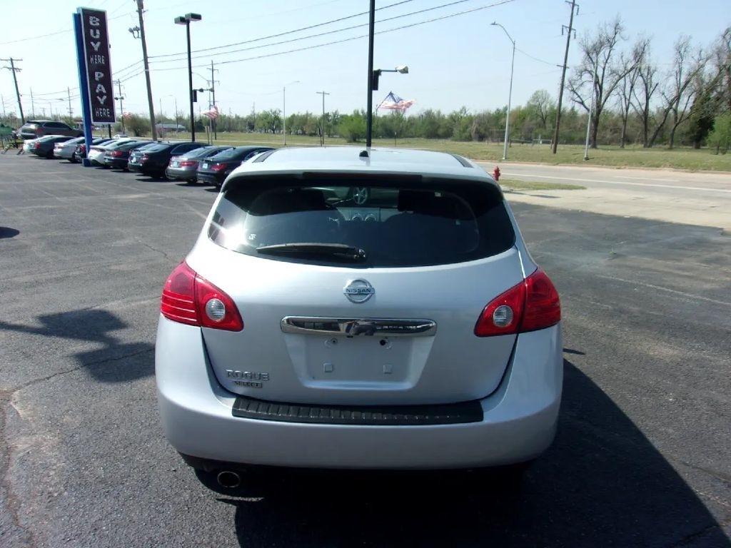 Nissan Rogue S 2WD 2011