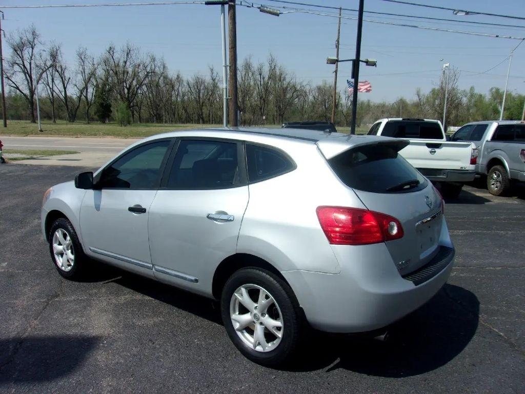 Nissan Rogue S 2WD 2011