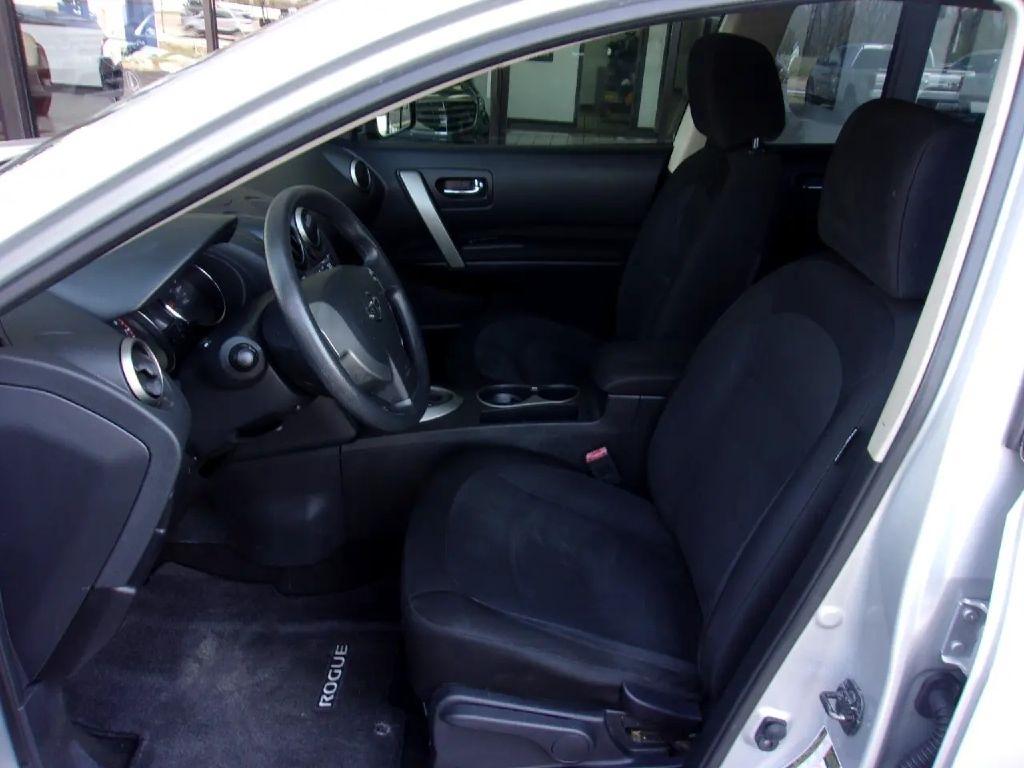 Nissan Rogue S 2WD 2011