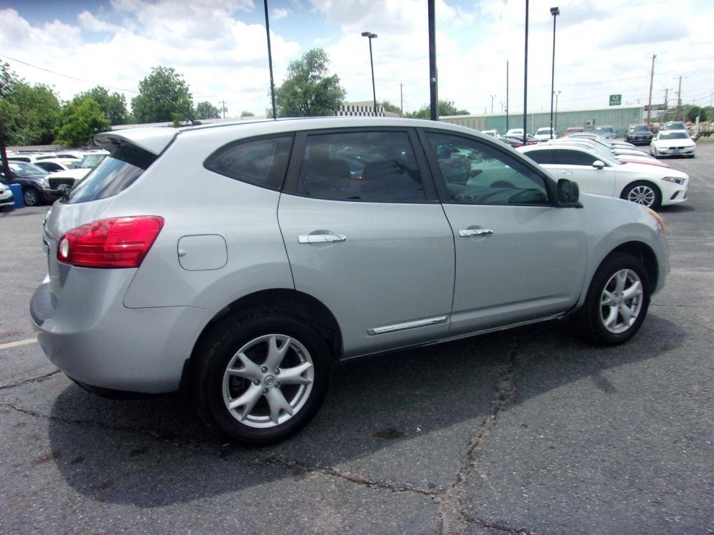 Nissan Rogue S 2WD 2011