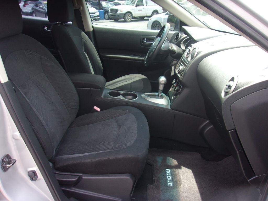 Nissan Rogue S 2WD 2011
