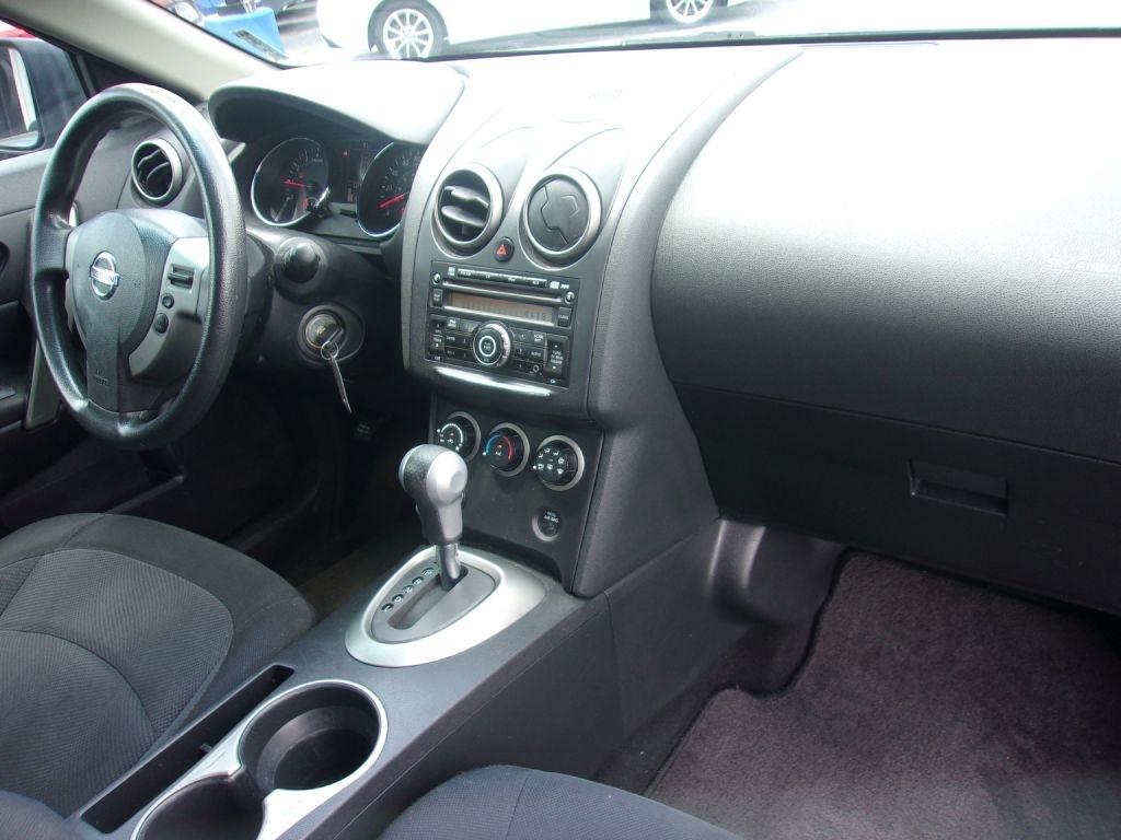 Nissan Rogue S 2WD 2011
