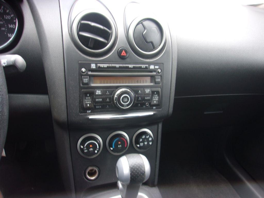 Nissan Rogue S 2WD 2011