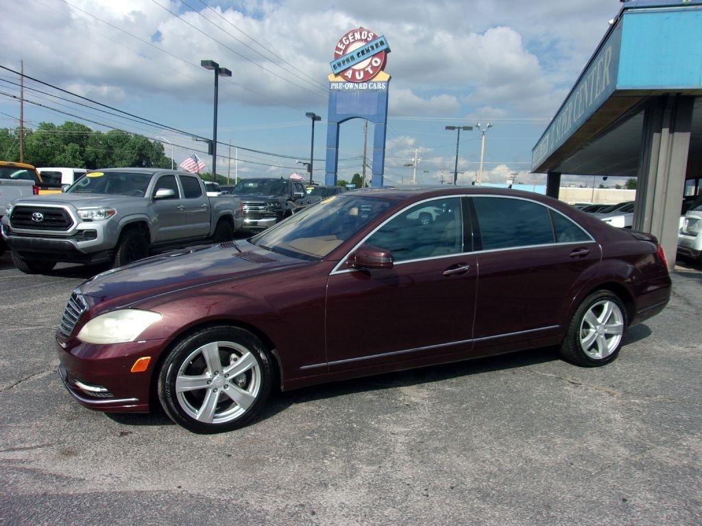 Mercedes-Benz S-Class S550 2011
