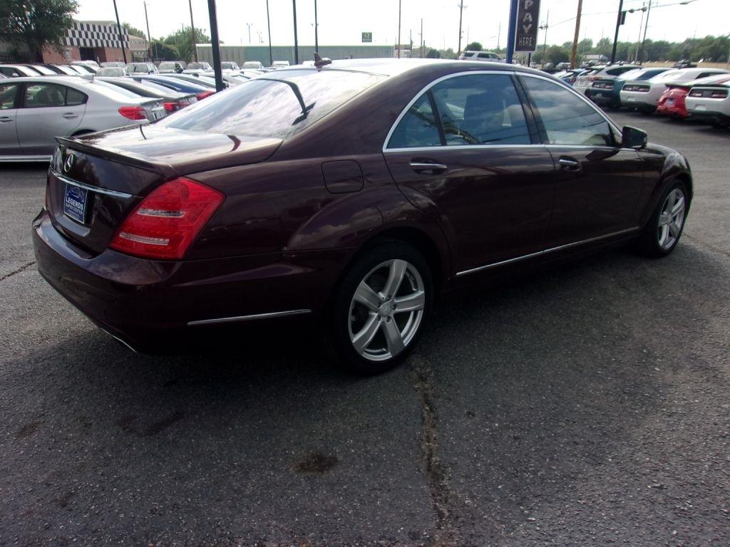 Mercedes-Benz S-Class S550 2011