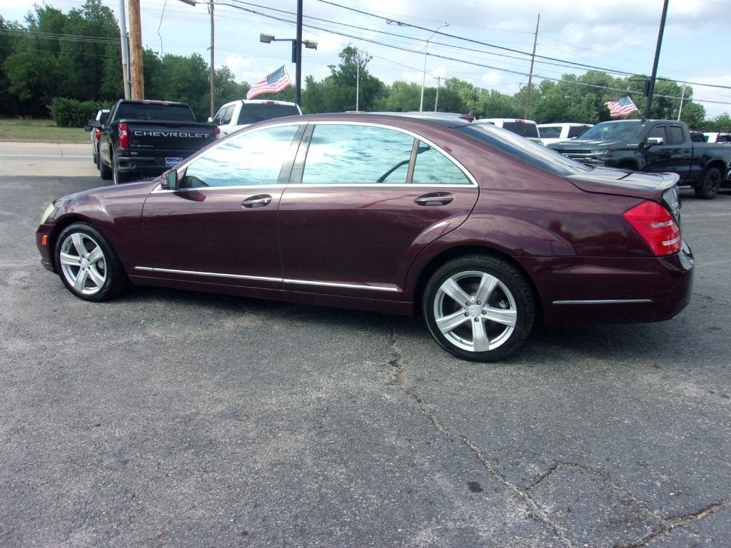 Mercedes-Benz S-Class S550 2011