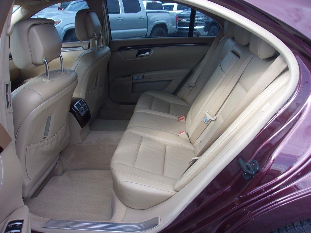 Mercedes-Benz S-Class S550 2011