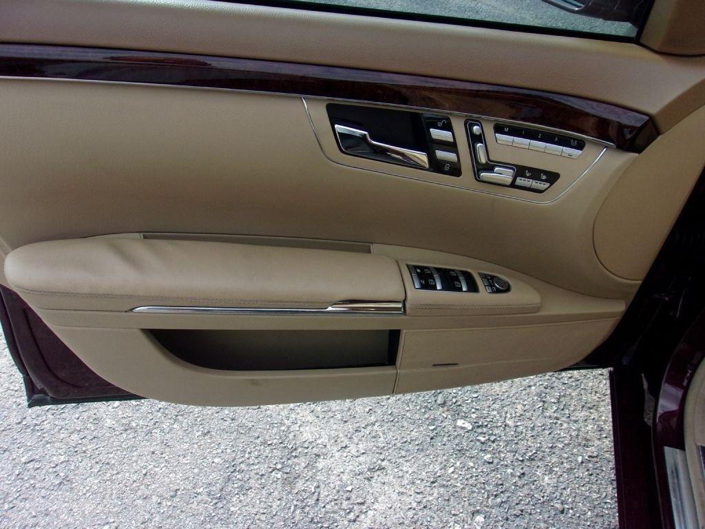 Mercedes-Benz S-Class S550 2011