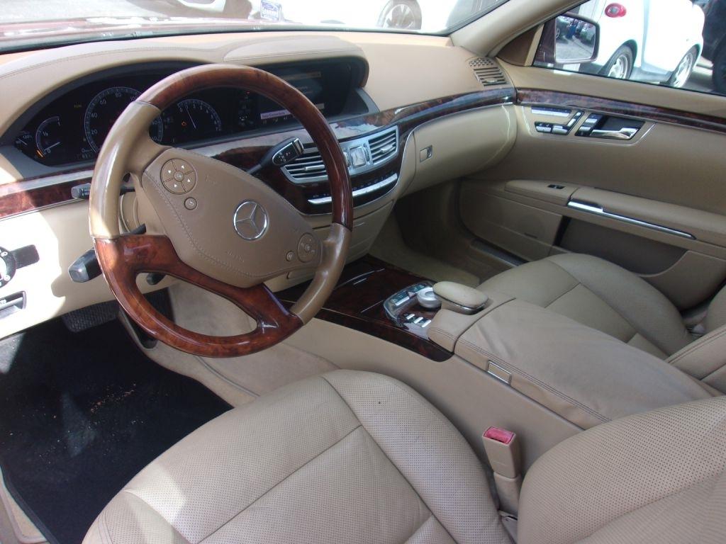 Mercedes-Benz S-Class S550 2011