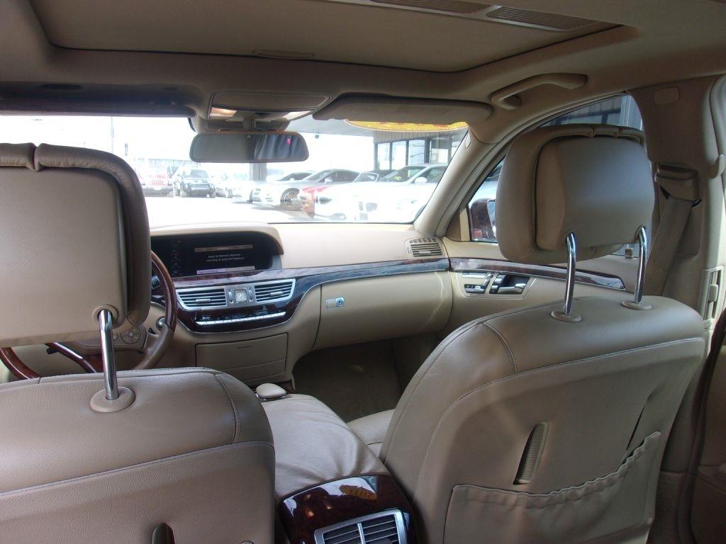 Mercedes-Benz S-Class S550 2011