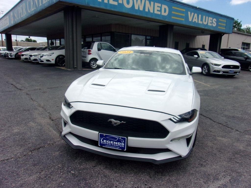 Ford Mustang EcoBoost Coupe 2023