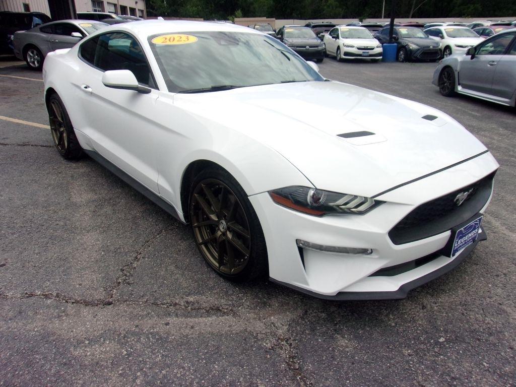 Ford Mustang EcoBoost Coupe 2023