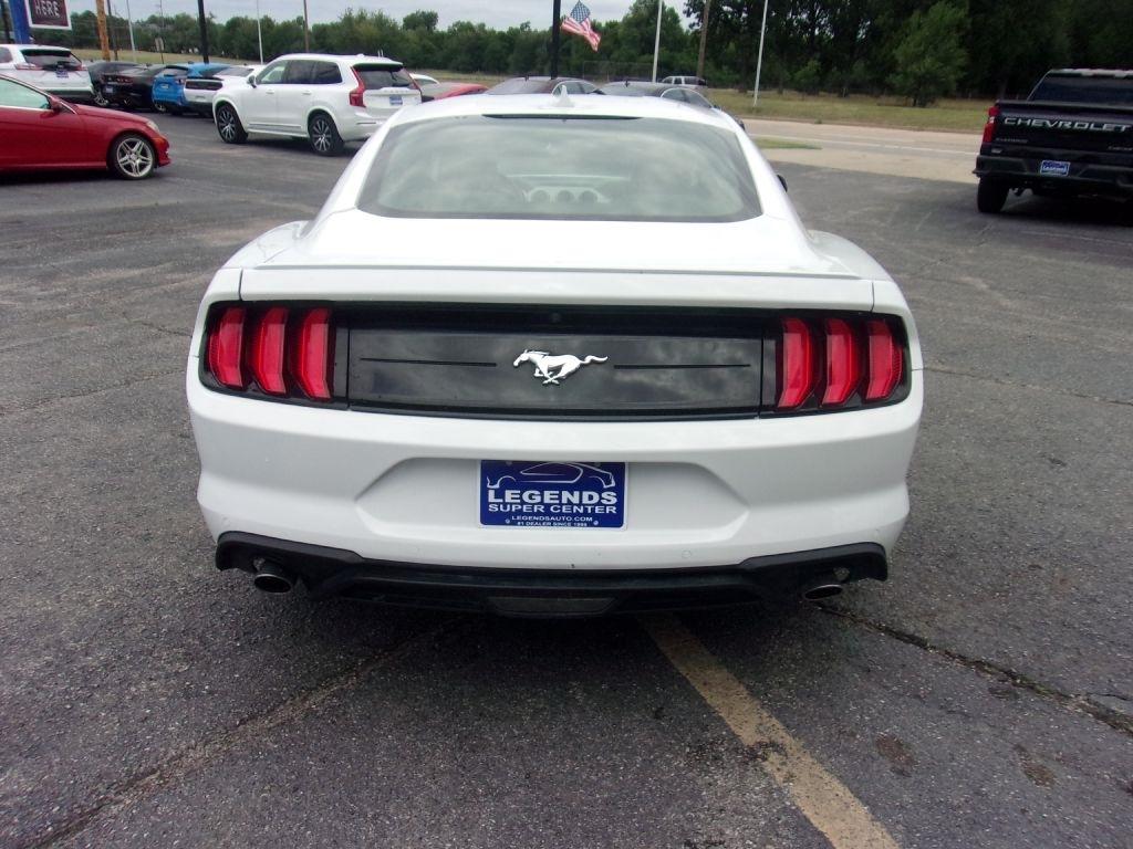 Ford Mustang EcoBoost Coupe 2023