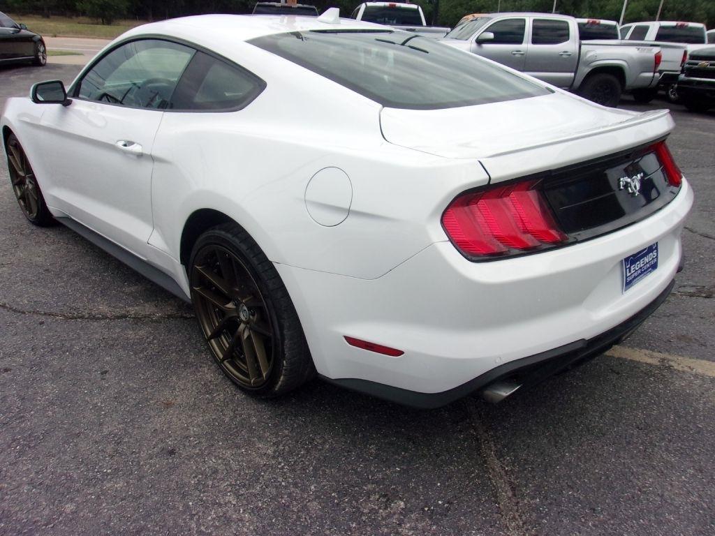 Ford Mustang EcoBoost Coupe 2023