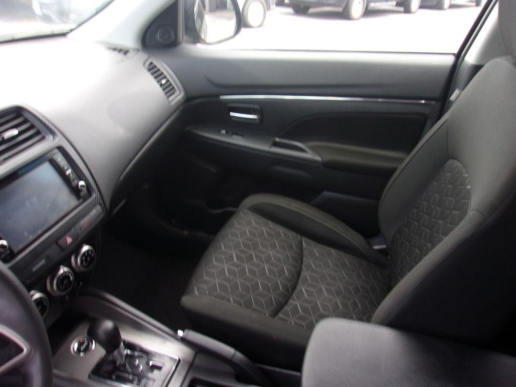 Mitsubishi Outlander Sport 2.0 ES 4WD 2024