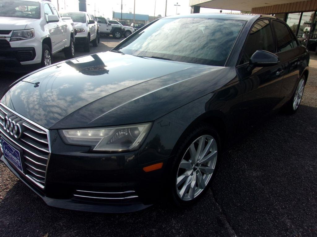 Audi A4 2.0T Premium quattro Sedan 2017