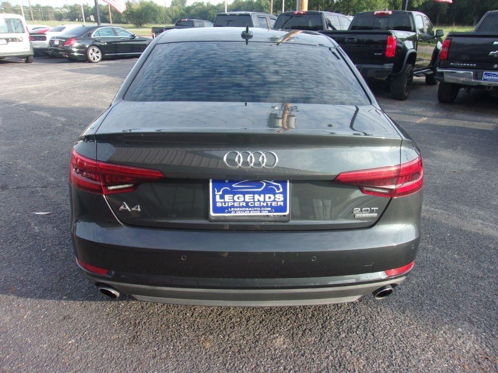 Audi A4 2.0T Premium quattro Sedan 2017