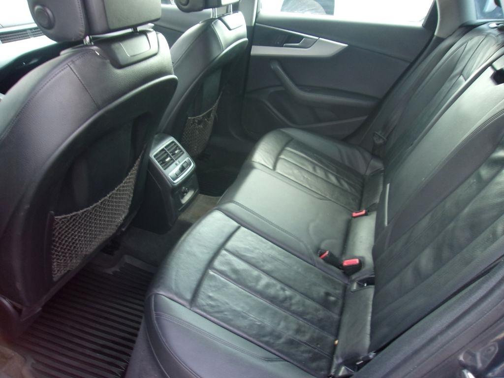 Audi A4 2.0T Premium quattro Sedan 2017