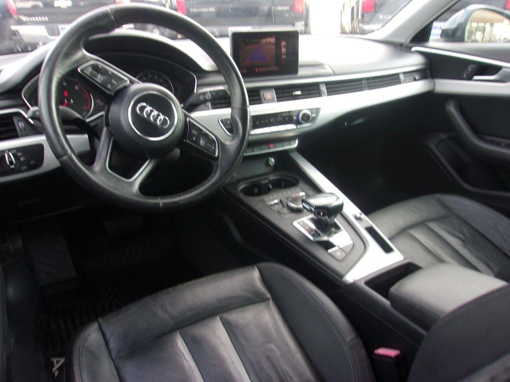Audi A4 2.0T Premium quattro Sedan 2017