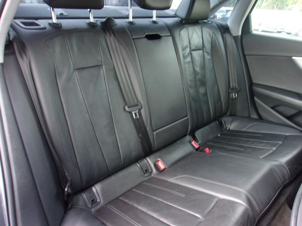 Audi A4 2.0T Premium quattro Sedan 2017