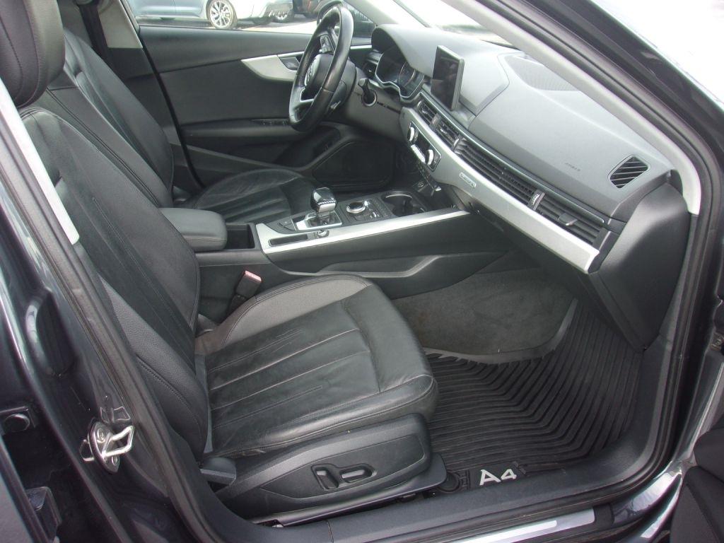Audi A4 2.0T Premium quattro Sedan 2017