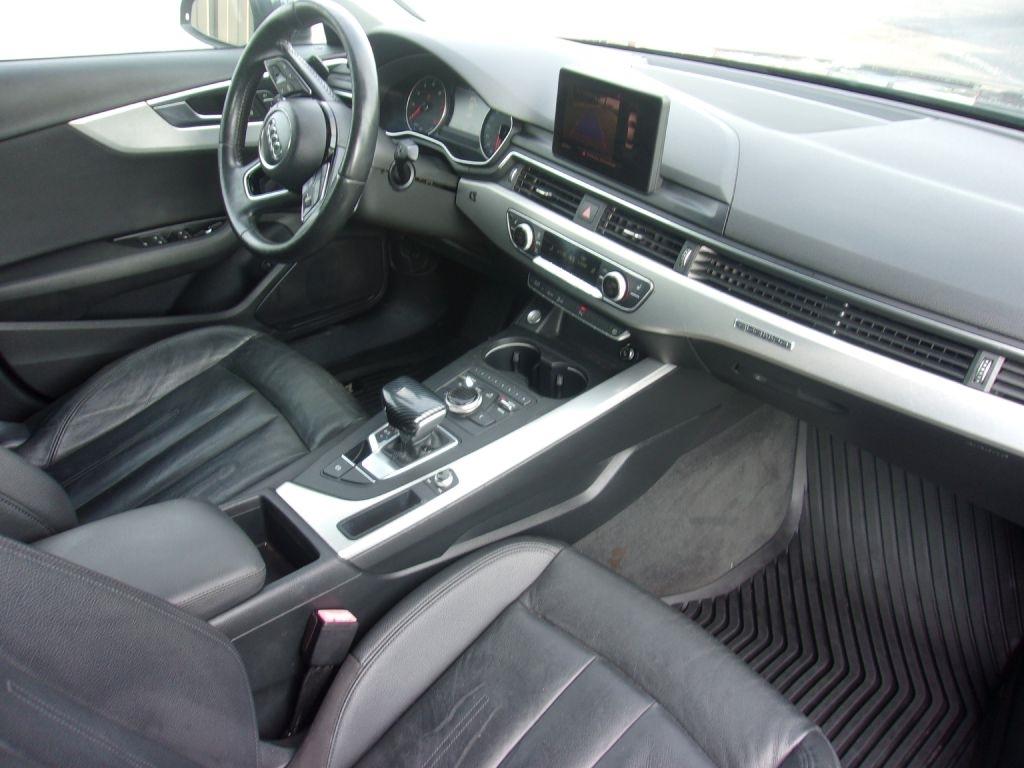 Audi A4 2.0T Premium quattro Sedan 2017
