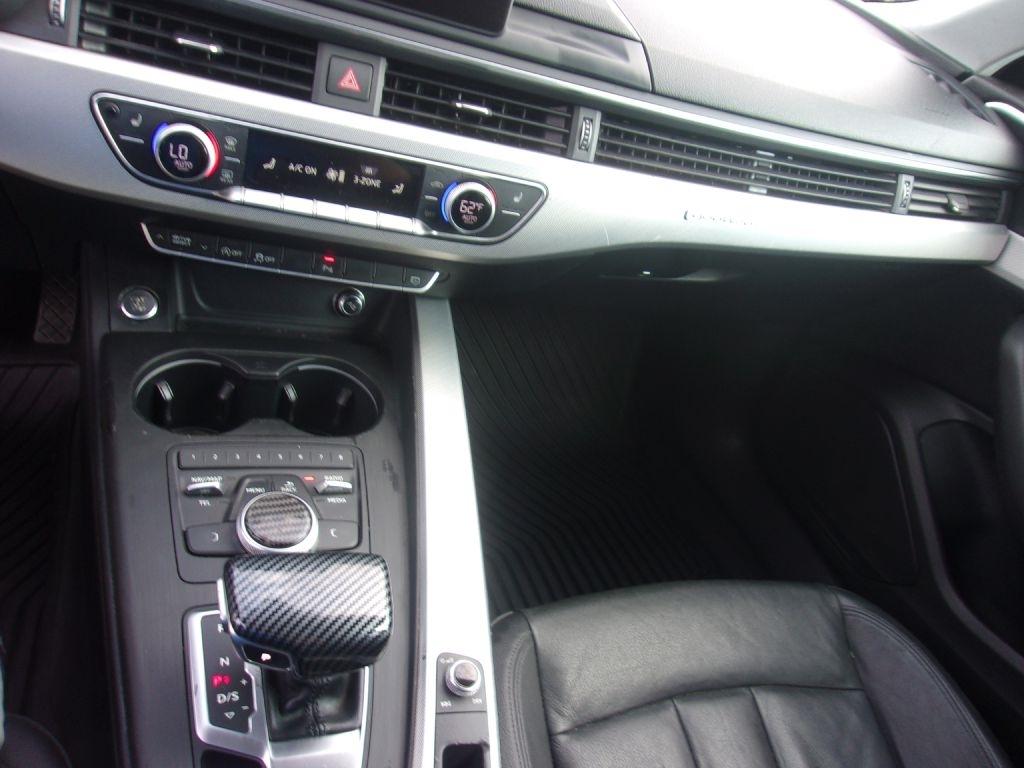Audi A4 2.0T Premium quattro Sedan 2017