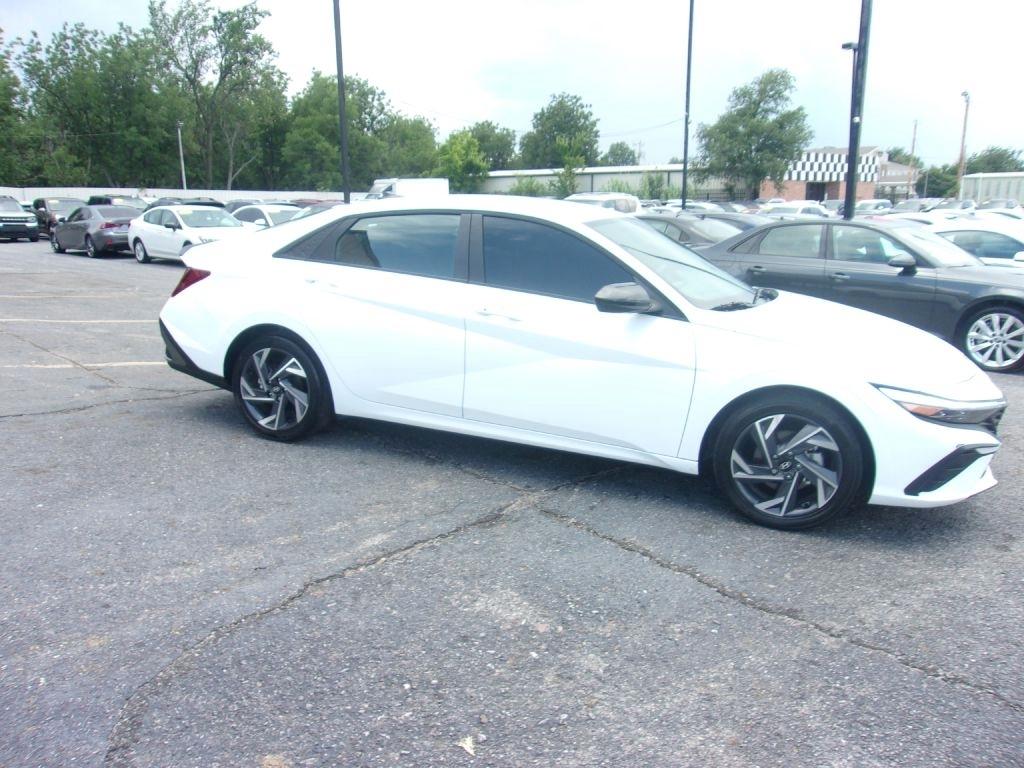 Hyundai Elantra SEL Sport 2025