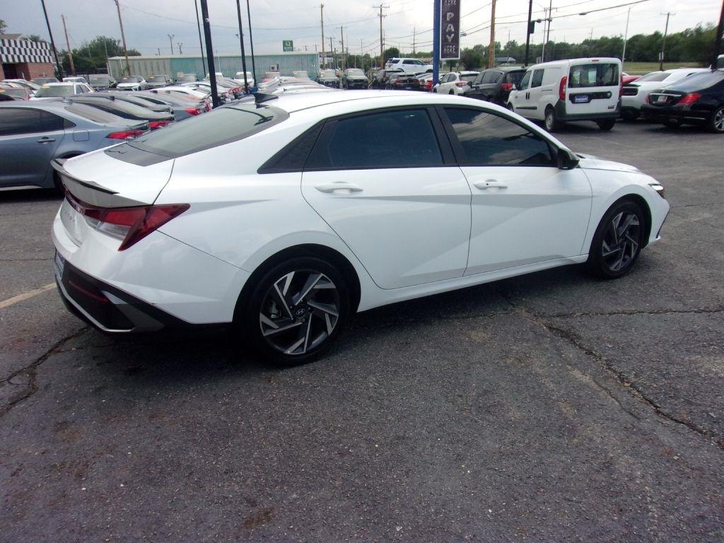 Hyundai Elantra SEL Sport 2025