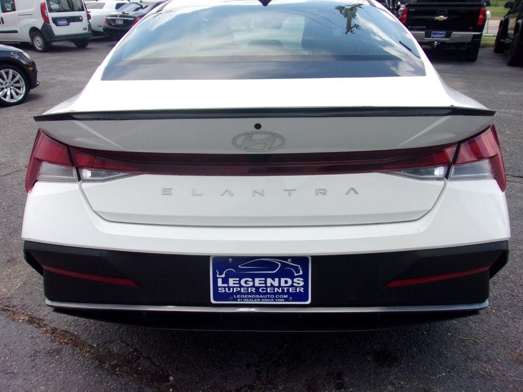 Hyundai Elantra SEL Sport 2025