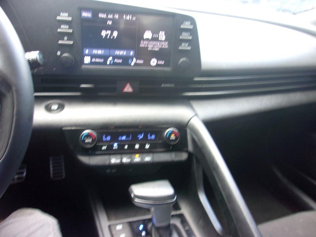Hyundai Elantra SEL Sport 2025